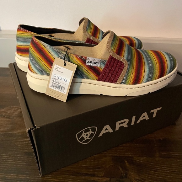 Ariat women’s Ryder Old Muted Serape size 10 - Picture 1 of 8
